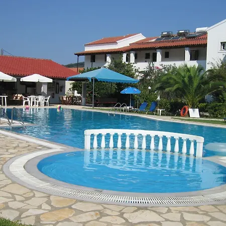 Takis And Efi Hotel 2*
