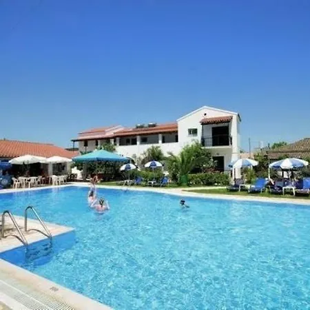 Takis And Efi Hotel 2*